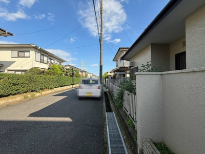 【前面道路含む現地写真】 | 野田市二ツ塚　2021年リフォ－ム　4LDK