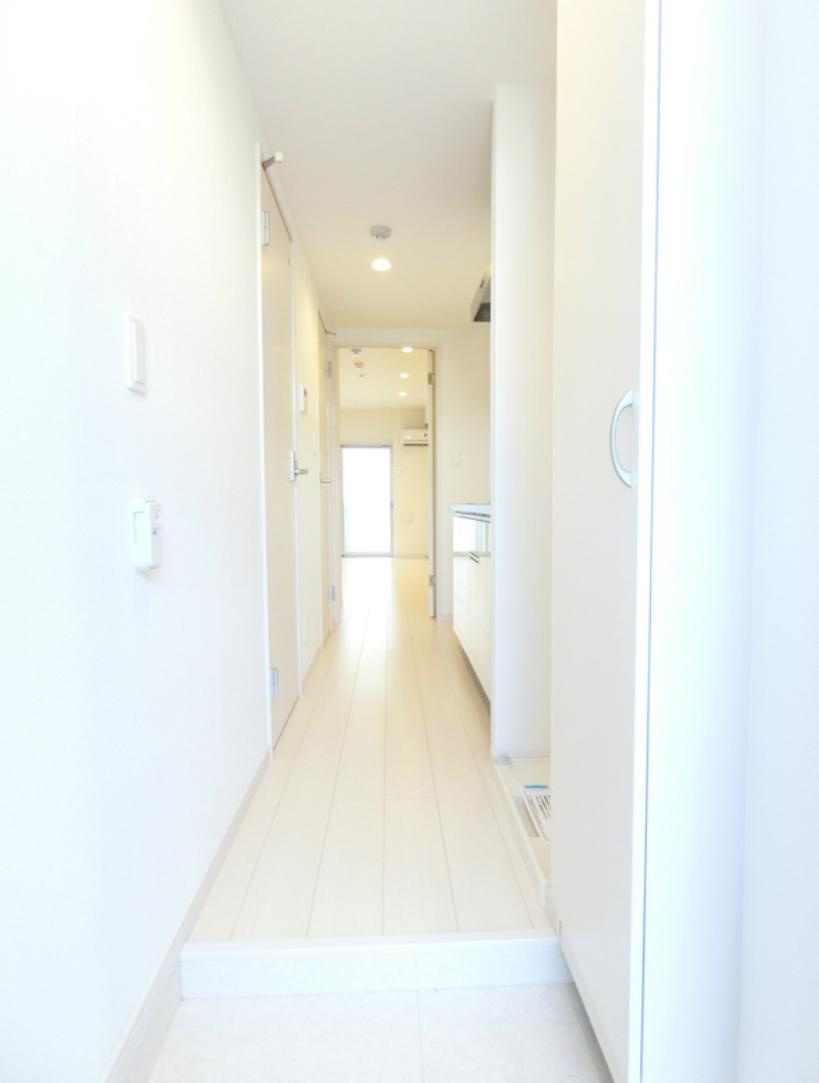 蕨市錦町４丁目の賃貸マンションの玄関