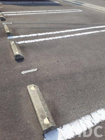 吉野川市鴨島町喜来のアパートの駐車場