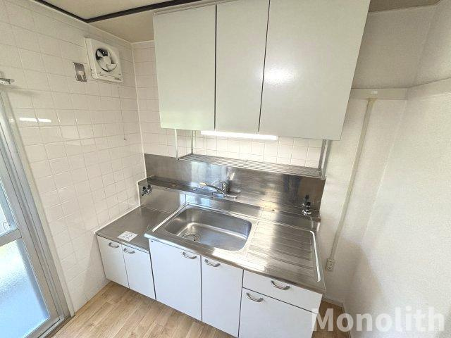 堺市南区茶山台２丁の賃貸マンションのキッチン