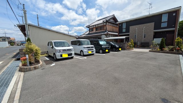 【駐車場】