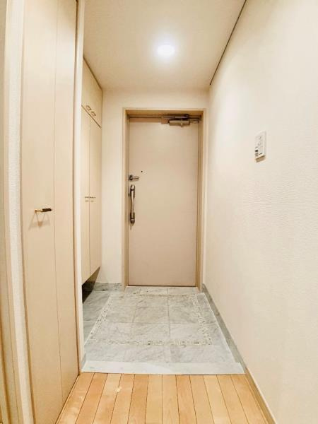ウヴラージュ広尾の玄関|シンプルで使いやすい玄関です
