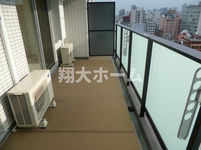 スカイコート上野稲荷町のバルコニー