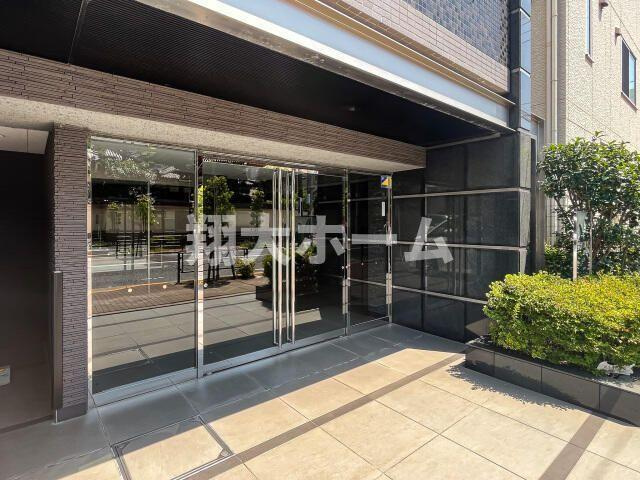 スカイコート上野稲荷町のエントランス