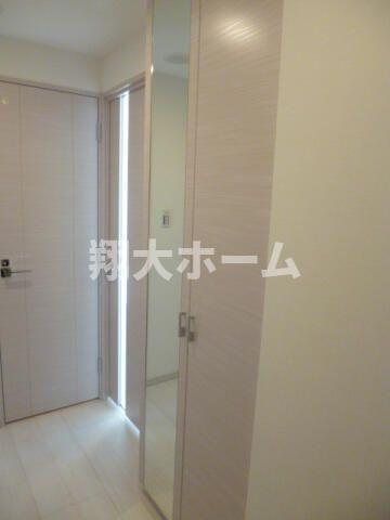 スカイコート上野稲荷町の玄関