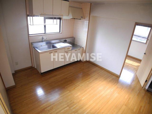 ファミーユマンションのキッチン|※室内画像は別号室のもの