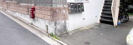 春栄コーポのエントランス