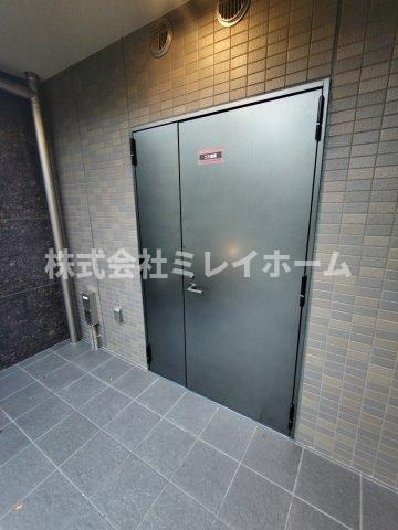 ルーブル本羽田の外観