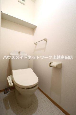 ロイヤルガーデン絆　Ａのトイレ|温水洗浄暖房便座（参考102号室反転室内写真）