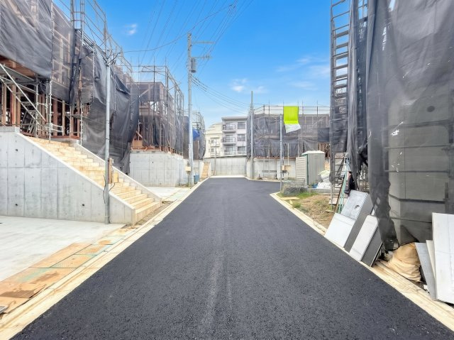 戸塚区矢部町　新築戸建て　第6の外観|◆一戸建てを中心とした街並みが整然と続き、周辺は高い建物が建っていないので、緑の多い閑静な趣を感じる環境です。街並みや周辺環境も重要なポイントです！！