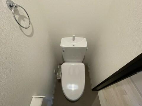 ジーメゾン東道野辺のトイレ