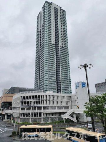 シエリアタワー千里中央の外観