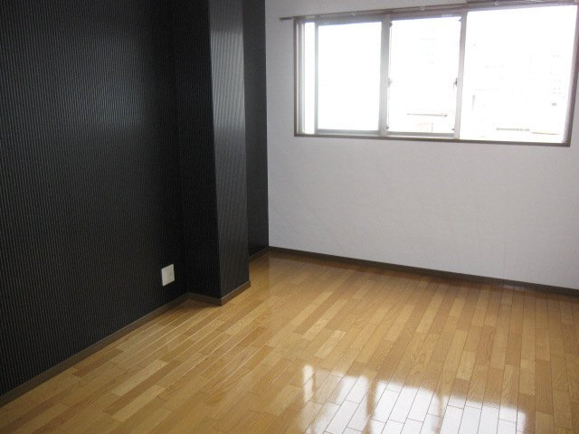 神戸市中央区琴ノ緒町３丁目の賃貸マンションの居間・リビング