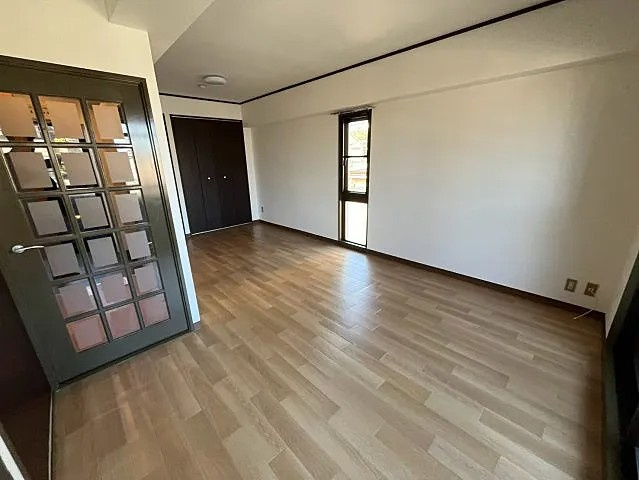 芦屋市精道町の賃貸マンションの居間・リビング