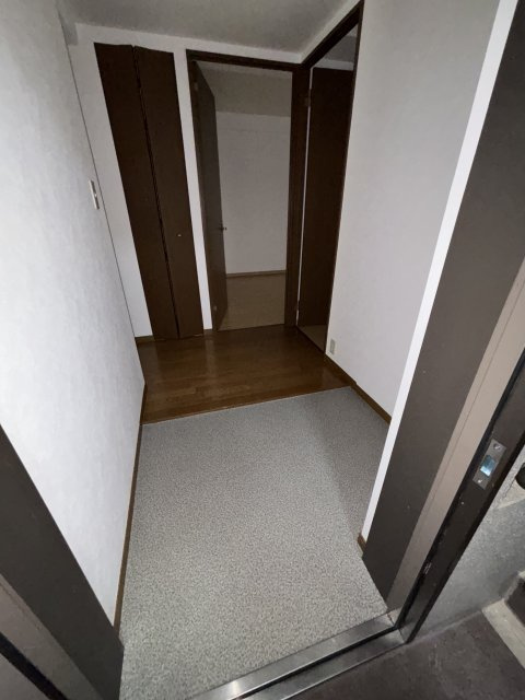 芦屋市朝日ケ丘町の賃貸マンションの玄関