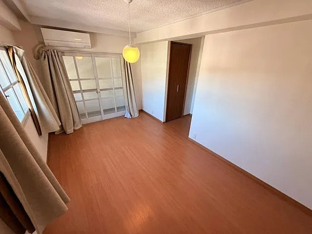 芦屋市東芦屋町の賃貸マンションの居間・リビング