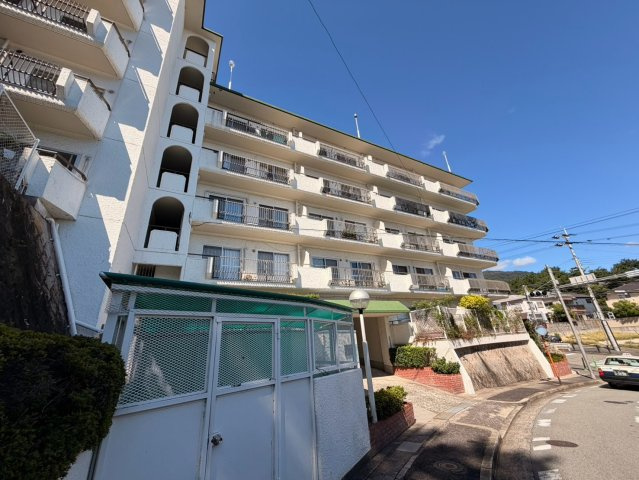 芦屋市東芦屋町の賃貸マンションの外観