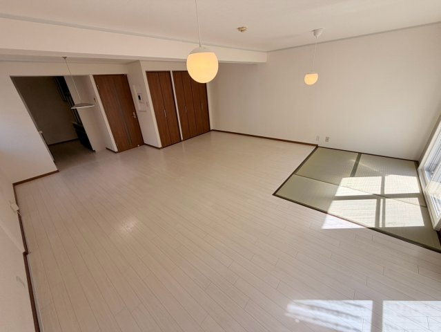 芦屋市東芦屋町の賃貸マンションの居間・リビング