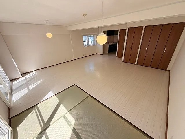 芦屋市東芦屋町の賃貸マンションの居間・リビング