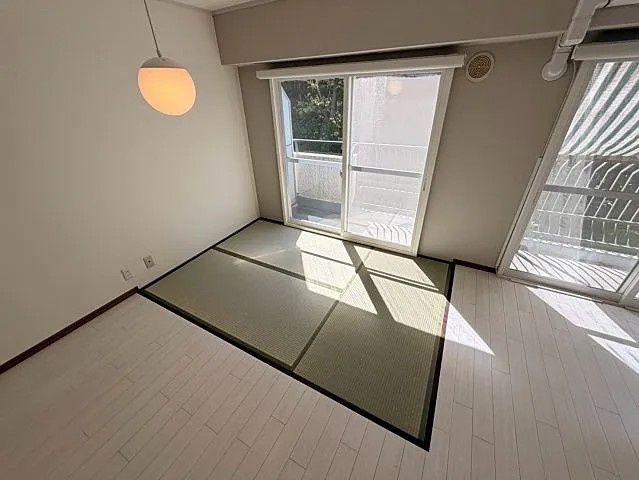 芦屋市東芦屋町の賃貸マンションの居間・リビング