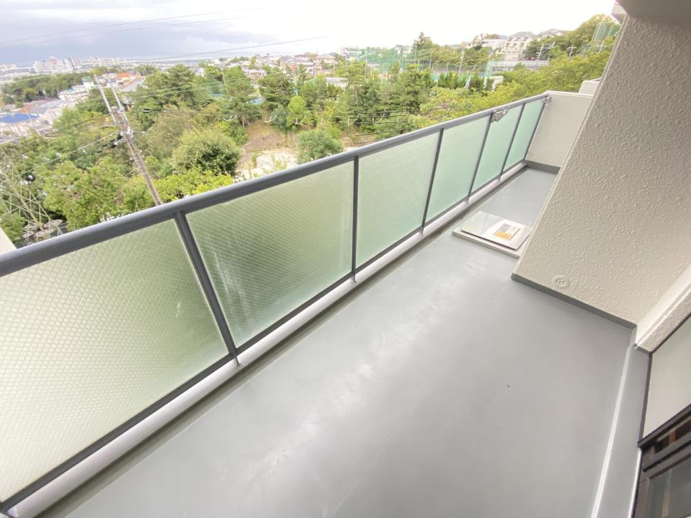 芦屋市朝日ケ丘町の賃貸マンションのバルコニー
