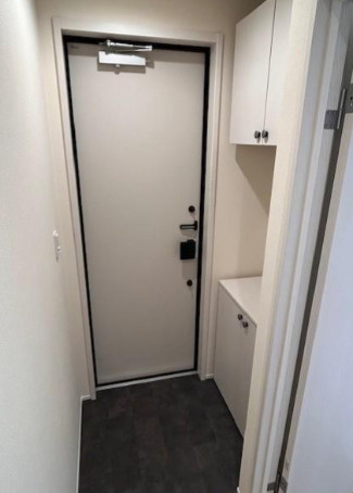 I-FLATの玄関