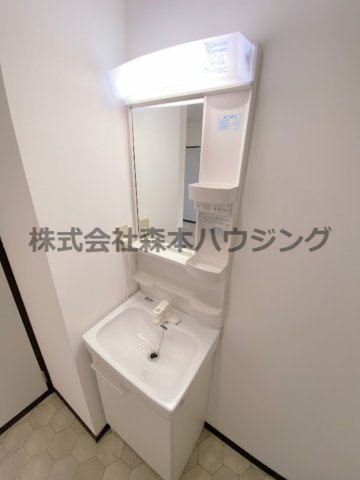 【独立洗面台】 | 　シャインハヤミ | 朝の身支度には欠かせない独立洗面化粧台