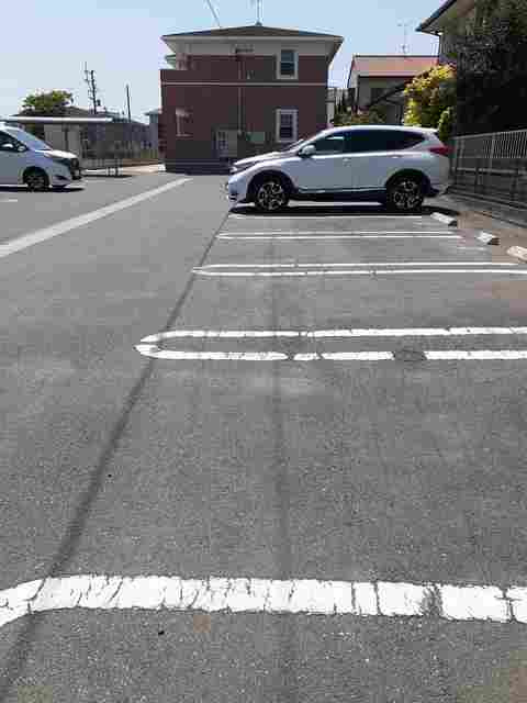 リーベンス・グランデⅡの駐車場|駐車場に車を止められます