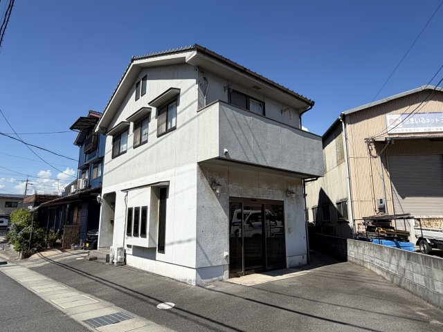 玉島乙島店舗兼住居の外観