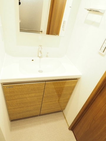 新品家具付きマンション亀戸3(KaGood東京)の独立洗面台