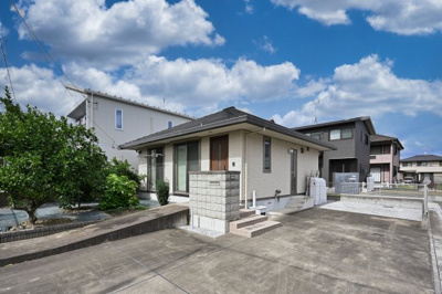 【外観】 | 太田市南矢島町　平屋建て中古住宅 | 積水ハウス施工の軽量鉄鋼造平屋建てが、生活環境が充実した南矢島町に登場しました！