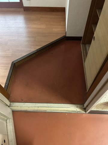 新力ハウスの玄関