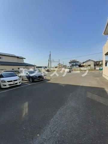 ミレニアムＡの駐車場|高崎、前橋のお部屋探しはエンドスケープまで！お客様の理想お聞かせ下さい♪