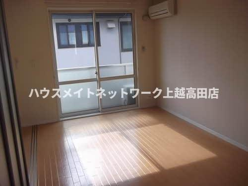 アーバンスクエアの居間・リビング|LDK11.3帖