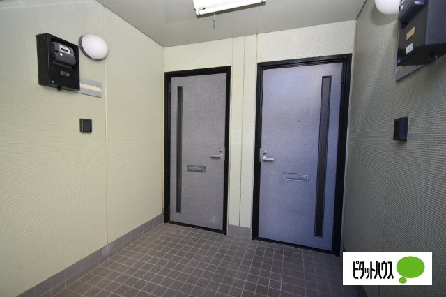フレグランスAのエントランス