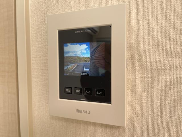 バン・ピースの内装|カメラ付インターホン