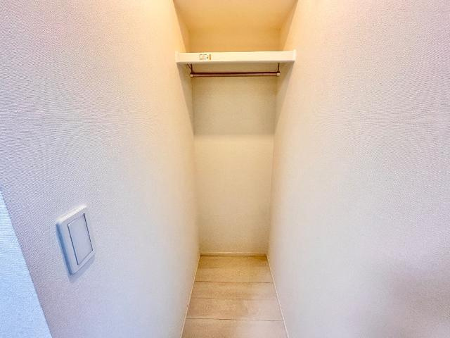 深井清水町アパート新築工事の収納|ウォークインクローゼット（洋室）（イメージ）
