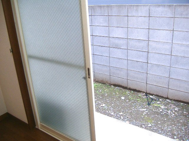 ベルハイツBのバルコニー|別部屋参考用写真