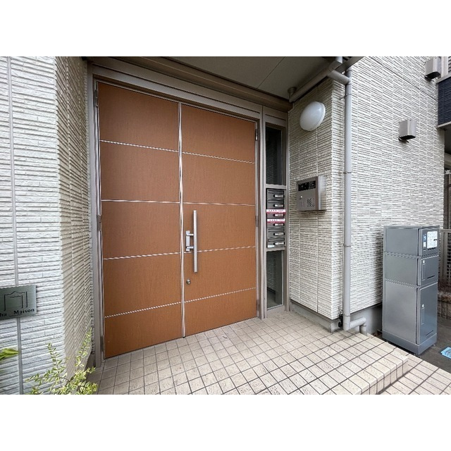 シャーメゾン宮町のエントランス