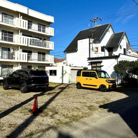 羽島郡笠松町田代の店舗一部の駐車場