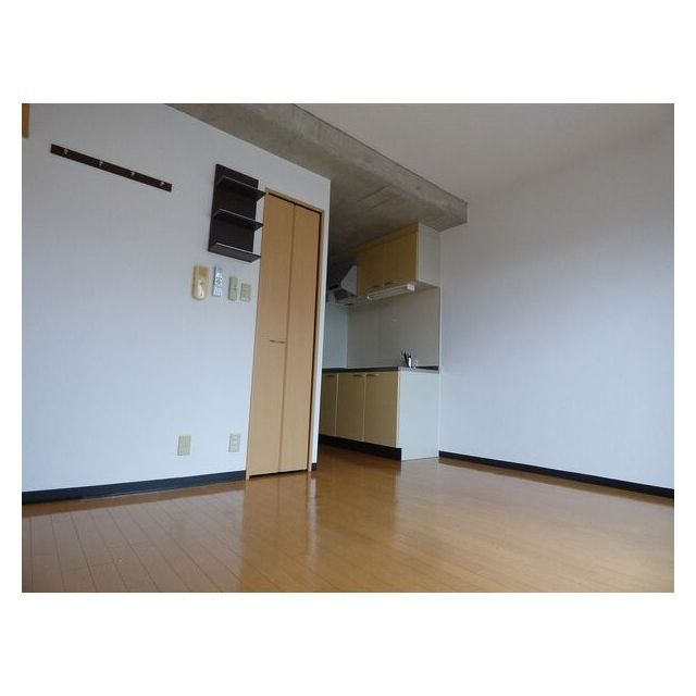 岐阜市早田大通１丁目のアパートの居間・リビング