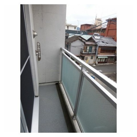 岐阜市早田大通１丁目のアパートのバルコニー