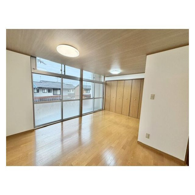 岐阜市鷺山緑ケ丘新町のアパートの収納
