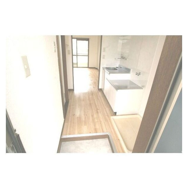 岐阜市八代３丁目のアパートの玄関