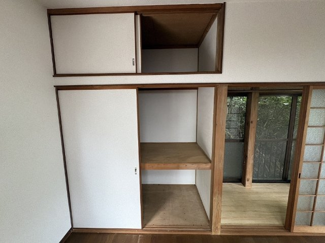 大和町貸家249-6の収納