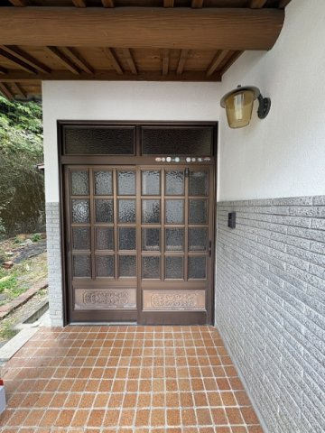 大和町貸家249-6のエントランス