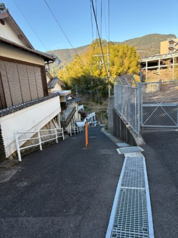 大和町貸家249-6のエントランス