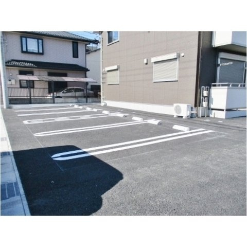ＸＥＶＯ　Ｋの駐車場