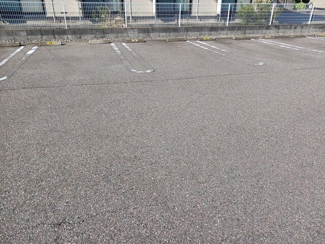 フェリスの駐車場|駐車場に車を止められます