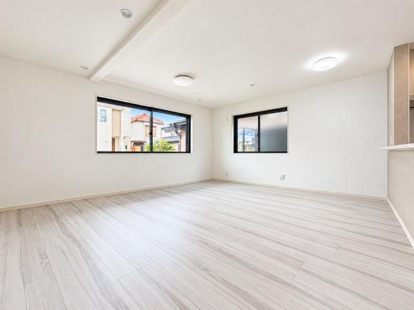 横浜市旭区南希望が丘の新築一戸建の居間・リビング|自慢したくなるリビング！
形も良く家具の配置にも困りません。